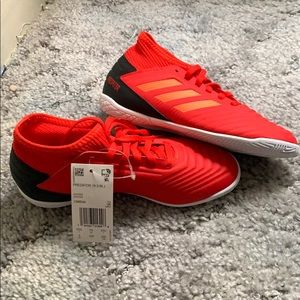 kids soccer indoor shoes